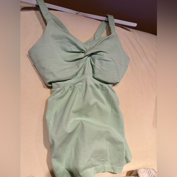 Athleta Tank Top Twist Style Mint Green Nylon Spandex Size Small - Picture 5 of 6